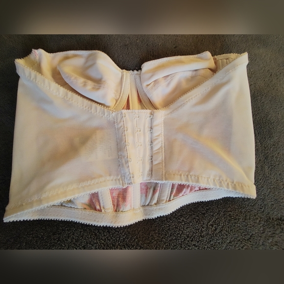 Halter top - Picture 2 of 4